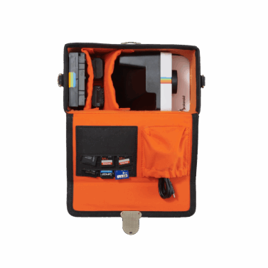 Packshot_camerabag_black_webp_01.png